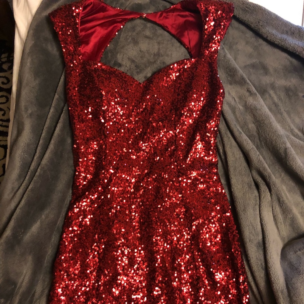 Brand new Guess mini dress in XS